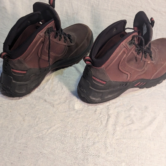 Sturdy Brown Hiking Boots - Picture 9 of 12